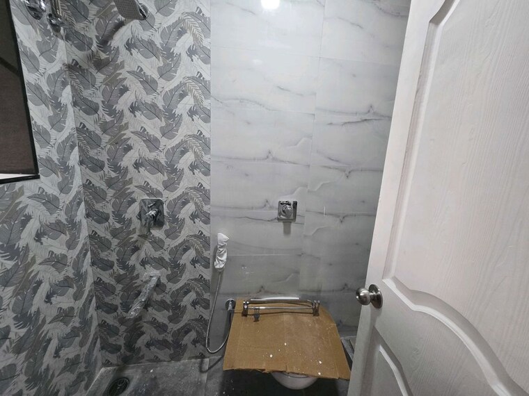 Bathroom, parijat-chs-andheri-west 2 Bedroom 780 Sq.Ft. Apartment In Yari Road Mumbai 9764565