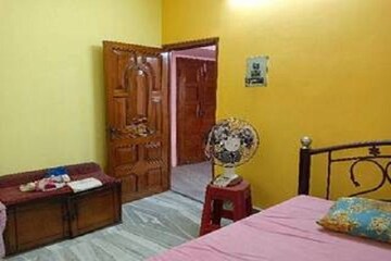 Bedroom in 2 BHK Apartment at Beliaghata – for Rent