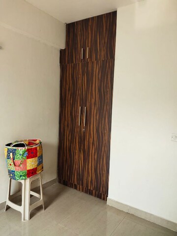 Furnished Amenities in 3 BHK Apartment at BPTP Park Grandeura, Sector 82 – for Rent