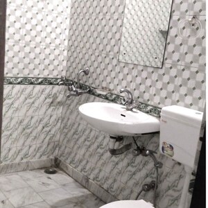 Bathroom in 2 BHK Builder Floor at RWA Residential Society Sector 46, Jharsa – for Rent