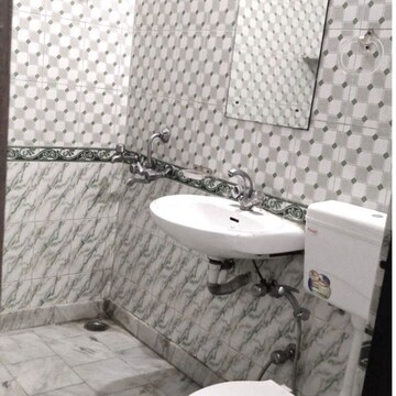 Bathroom in 2 BHK Builder Floor at RWA Residential Society Sector 46, Jharsa – for Rent