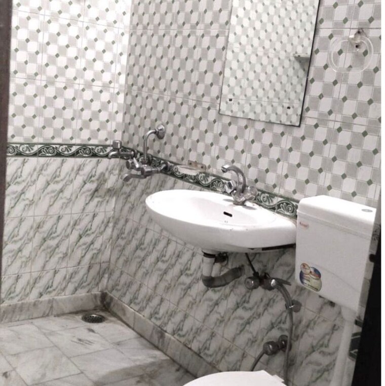 Bathroom, rwa-residential-society-sector-46 2 Bedroom 161 Sq.Ft. Builder Floor In Jharsa Gurgaon 9764636