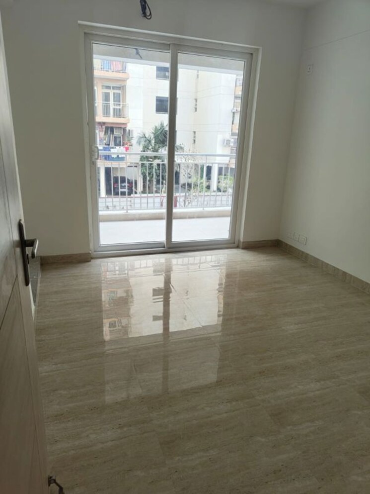 Room, sector 77 3.5 Bedroom 1702 Sq.Ft. Apartment In Sector 77 Faridabad 9764648