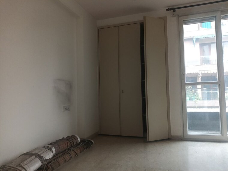 Room, greater kailash i 3 Bedroom 2100 Sq.Ft. Builder Floor In Greater Kailash I Delhi 9764649