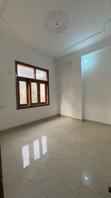 Room in 2 BHK Builder Floor at Palm Residency Chhatarpur, Chattarpur – for Rent