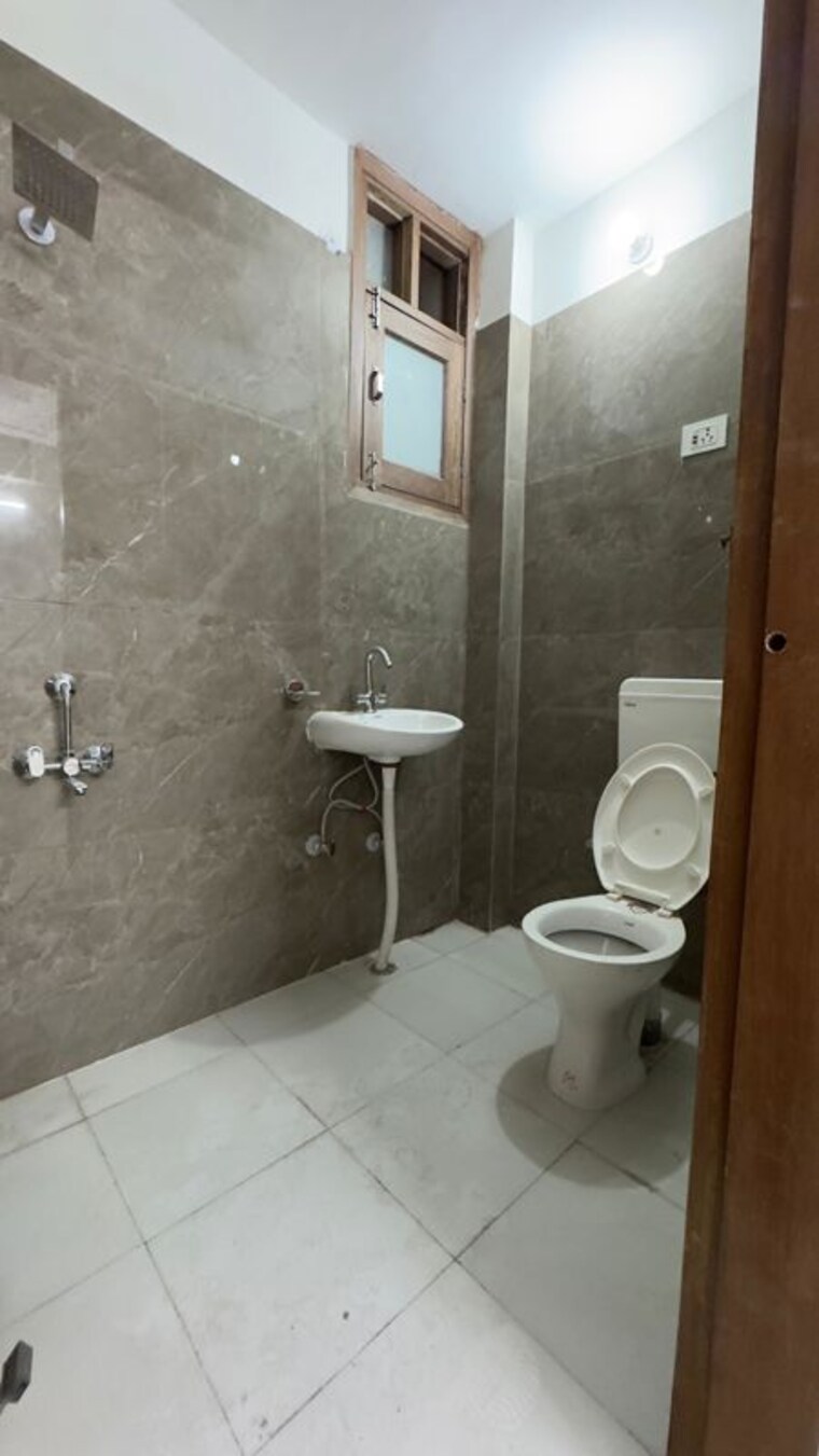Bathroom, palm-residency-chhatarpur 2 Bedroom 800 Sq.Ft. Builder Floor In Chattarpur Delhi 9764663