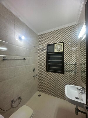 Bathroom in 4 BHK Builder Floor at Unitech South City II, Sector 50 – for Rent