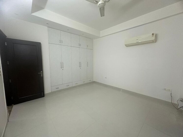 Room, unitech-south-city-ii 4 Bedroom 1750 Sq.Ft. Builder Floor In Sector 50 Gurgaon 9764665
