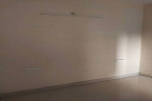 Room in 2 BHK Apartment at Phoolbagan – for Rent