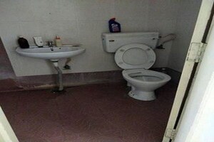 Bathroom in 2 BHK Apartment at Phoolbagan – for Rent