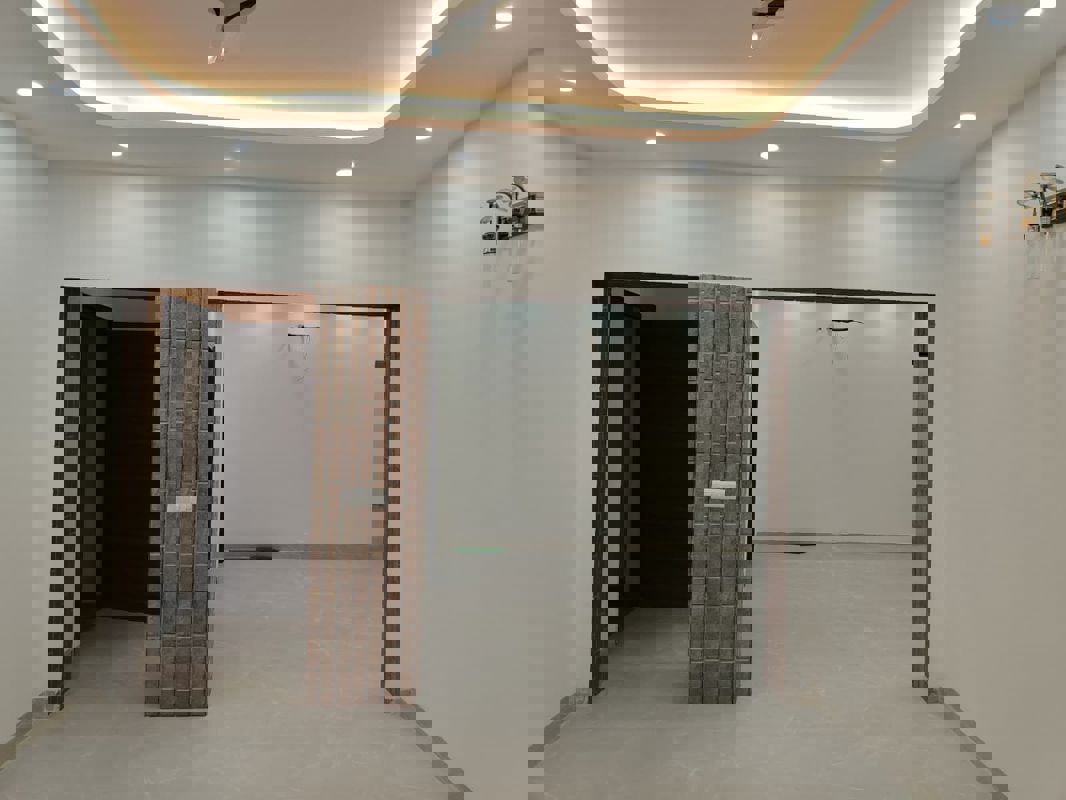 3 BHK + Pooja Room,Extra Room Builder Floor For Sale in Unitech South City II