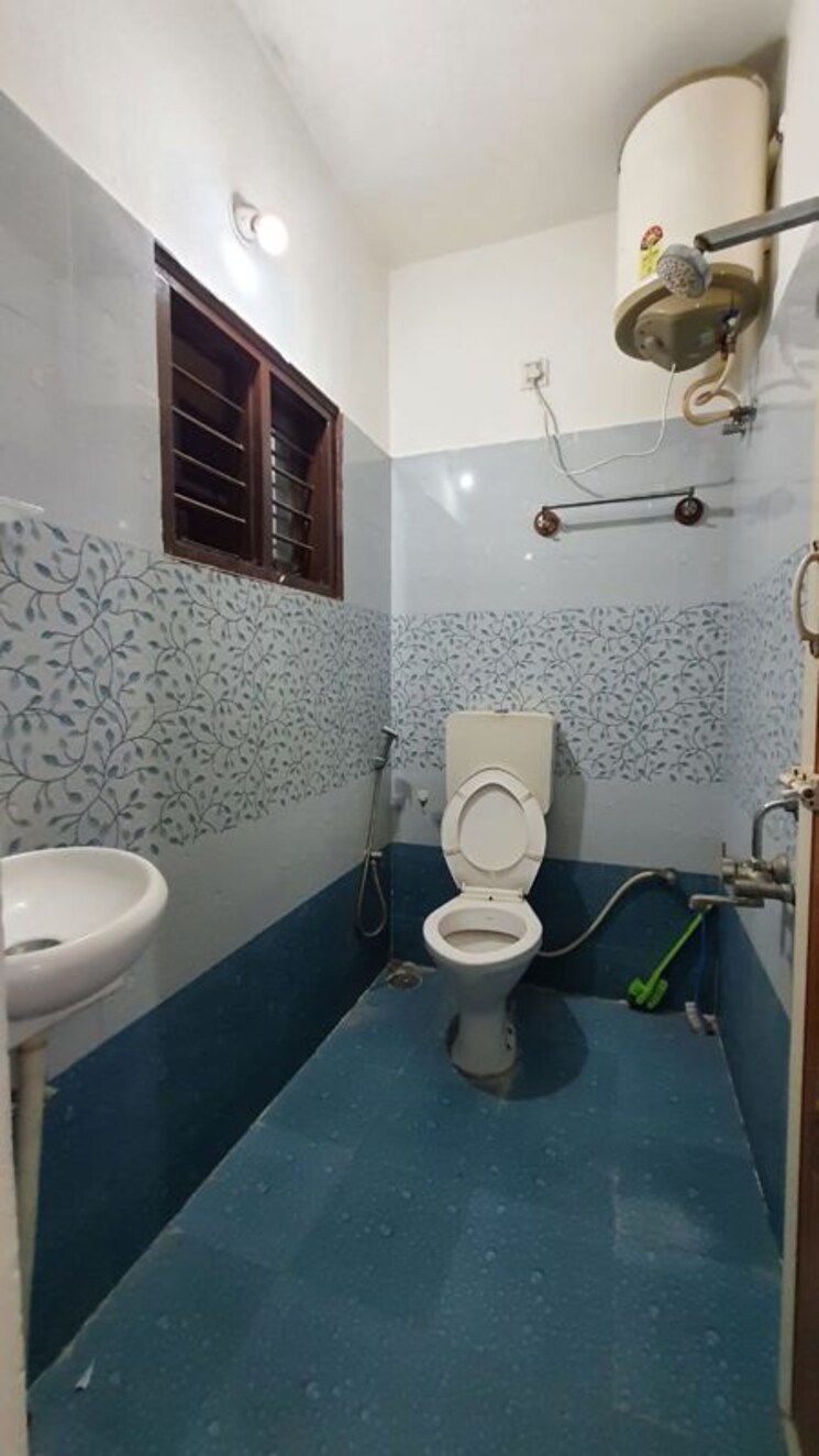 Attached Bathroom, whitefield 1 Bedroom 510 Sq.Ft. Apartment In Whitefield Bangalore 9758579