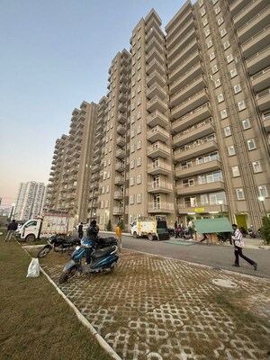 3 BHK Apartment – Exterior View View at Unitech Fresco, Sector 50 - for Rent