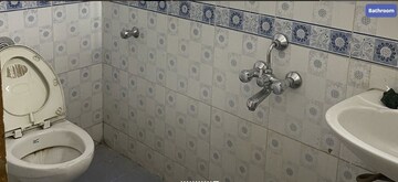 Bathroom in  Pg at Owale – for Rent