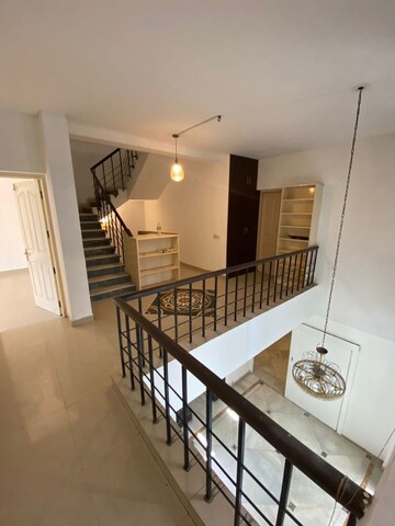 Staircase in 4 BHK Villa at SS Mayfield Gardens, Sector 51 – for Rent
