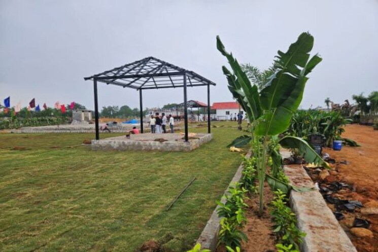 Garden, arising-peacock-valley  190 Sq.Yd. Plot In Chellampalle Hyderabad 9764996
