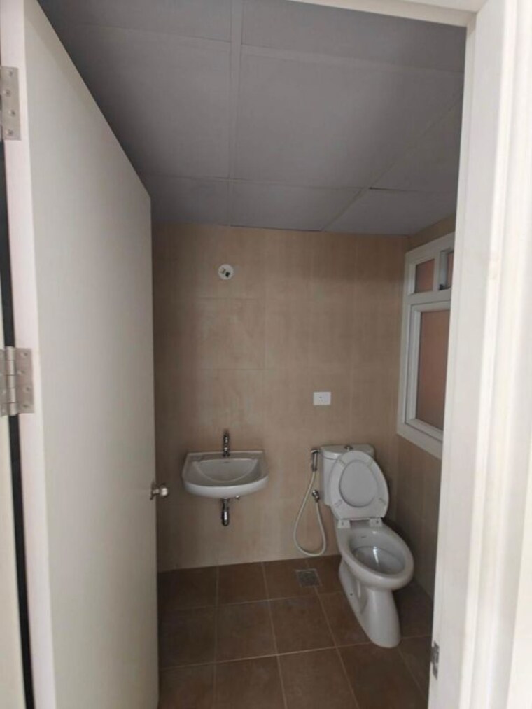 Bathroom, brigade-el-dorado 1.5 Bedroom 640 Sq.Ft. Apartment In Bagaluru Bangalore 9764983