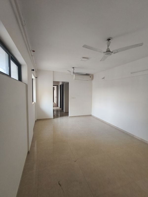 1.5 BHK + Pooja Room,Extra Room 638 Sq.Ft. Apartment in Lodha Lakeshore Greens