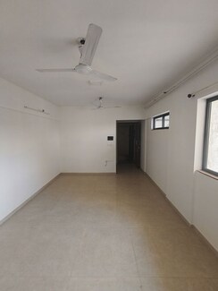 1.5 BHK + Pooja Room,Extra Room Apartment For Sale in Lodha Lakeshore Greens