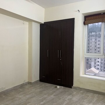 Room in 3 BHK Apartment at Unitech Escape, Rosewood City – for Rent