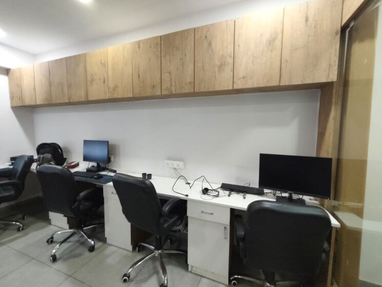 Team Area, prahlad nagar Commercial Office Space 600 Sq.Ft. In Prahlad Nagar Ahmedabad 9765155