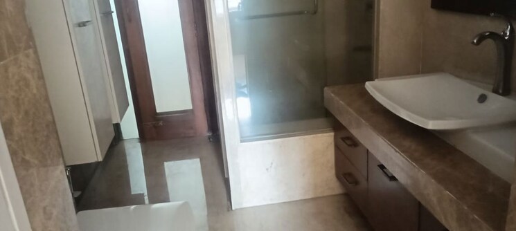 Bathroom, defence colony 3 Bedroom 325 Sq.Ft. Builder Floor In Defence Colony Delhi 9765154