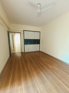 3.5 BHK + Servant Room Apartment For Rent in Emaar Palm Hills