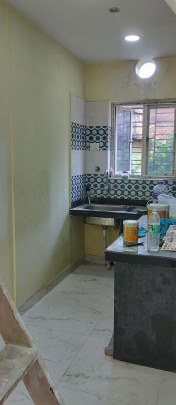 Kitchen in 3 BHK Apartment at Kolkatta Gpo – for Rent