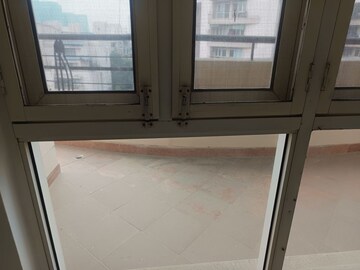 Room in 3.5 BHK Apartment at ATS Green Village, Sector 93a – for Rent