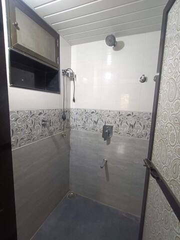 Bathroom in 1.5 BHK Apartment at Ghansoli – for Rent