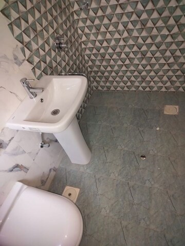 Bathroom in 2 BHK Apartment at Shukratara Apartment, Shukrawar Peth – for Sale