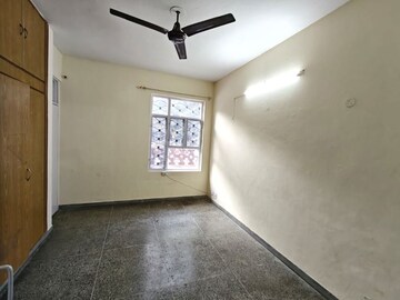 Bedroom in 3 BHK Apartment at Sector 4 – for Rent