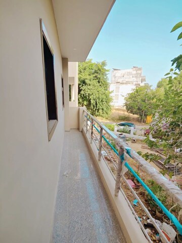 Balcony in 2 BHK Builder Floor at Sector 46 – for Rent