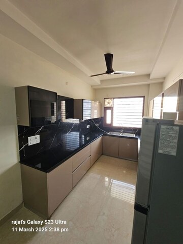 Team Area in 4 BHK Builder Floor at Ardee City, Sector 52 – for Rent