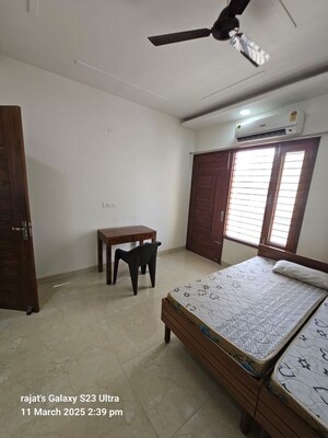 Bedroom in 4 BHK Builder Floor at Ardee City, Sector 52 – for Rent