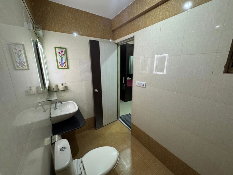 Bathroom, sai-siddhi-chs-kharghar 3 Bedroom 1500 Sq.Ft. Apartment In Kharghar Sector 18 Navi Mumbai 9765305
