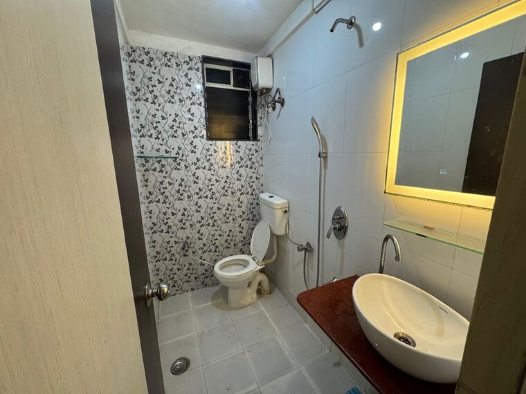 Bathroom, sai-siddhi-chs-kharghar 3 Bedroom 1500 Sq.Ft. Apartment In Kharghar Sector 18 Navi Mumbai 9765305