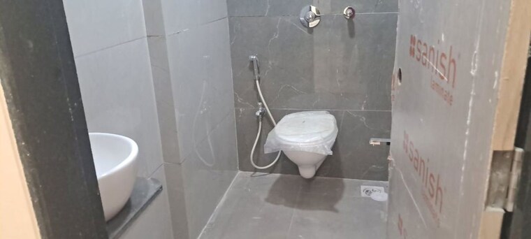 Bathroom, jp-decks 3 Bedroom 1800 Sq.Ft. Apartment In Goregaon East Mumbai 9765339