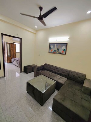 Living Room in 2 BHK Builder Floor at Sector 40 – for Rent