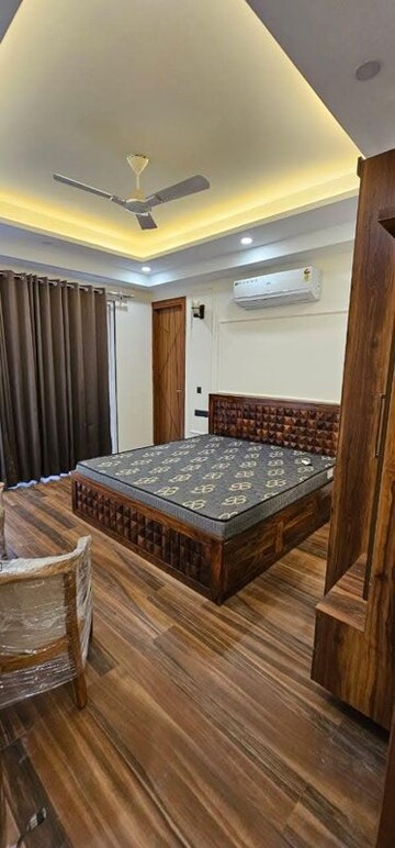 Bedroom in 3 BHK Builder Floor at Unitech South City 1, South City 1 – for Rent
