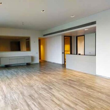 Room in 1 BHK Apartment at Himgiri Apartment Andheri, Lokhandwala Complex – for Rent