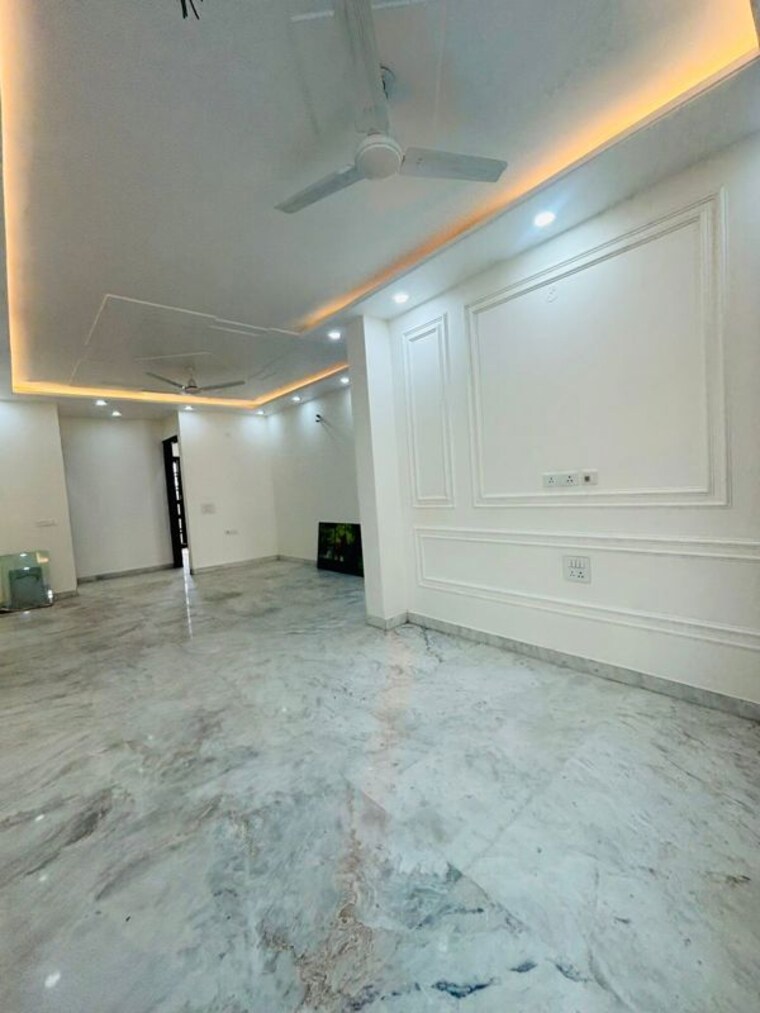 Room, sector 46 3 Bedroom 2300 Sq.Ft. Builder Floor In Sector 46 Gurgaon 9765366