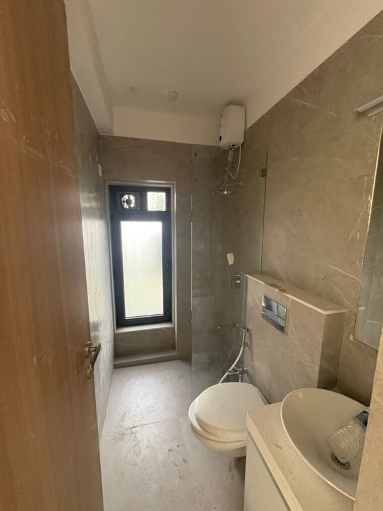 Bathroom, evergreen-apartment-bandra-west 2 Bedroom 1200 Sq.Ft. Apartment In Bandra West Mumbai 9765353