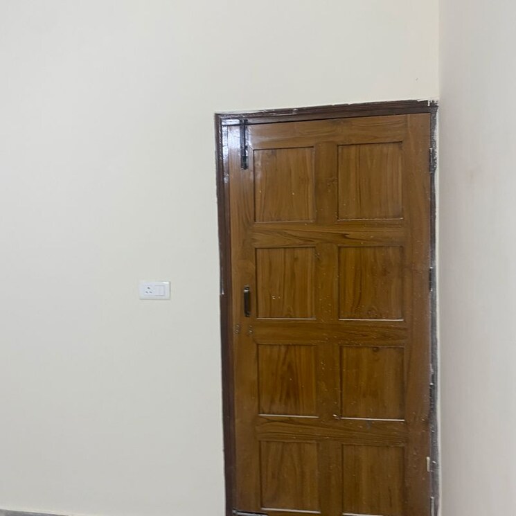 undefined, sector 21d 3.5 Bedroom 250 Sq.Yd. Independent House In Sector 21d Faridabad 9765388