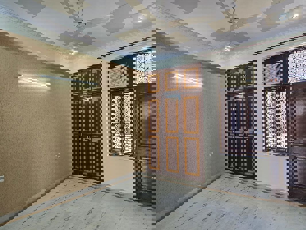 1 BHK Builder Floor For Rent in Sector 15