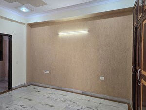 Room in 1 BHK Builder Floor at Sector 15 – for Rent