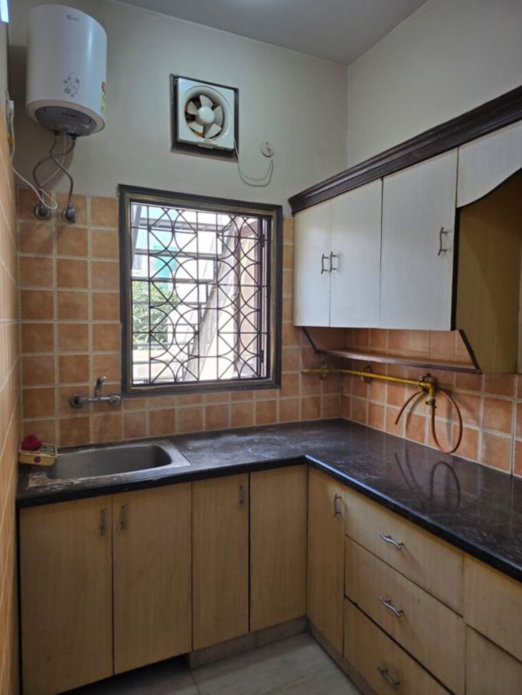 Kitchen, sector 15 1 Bedroom 800 Sq.Ft. Builder Floor In Sector 15 Gurgaon 9765393