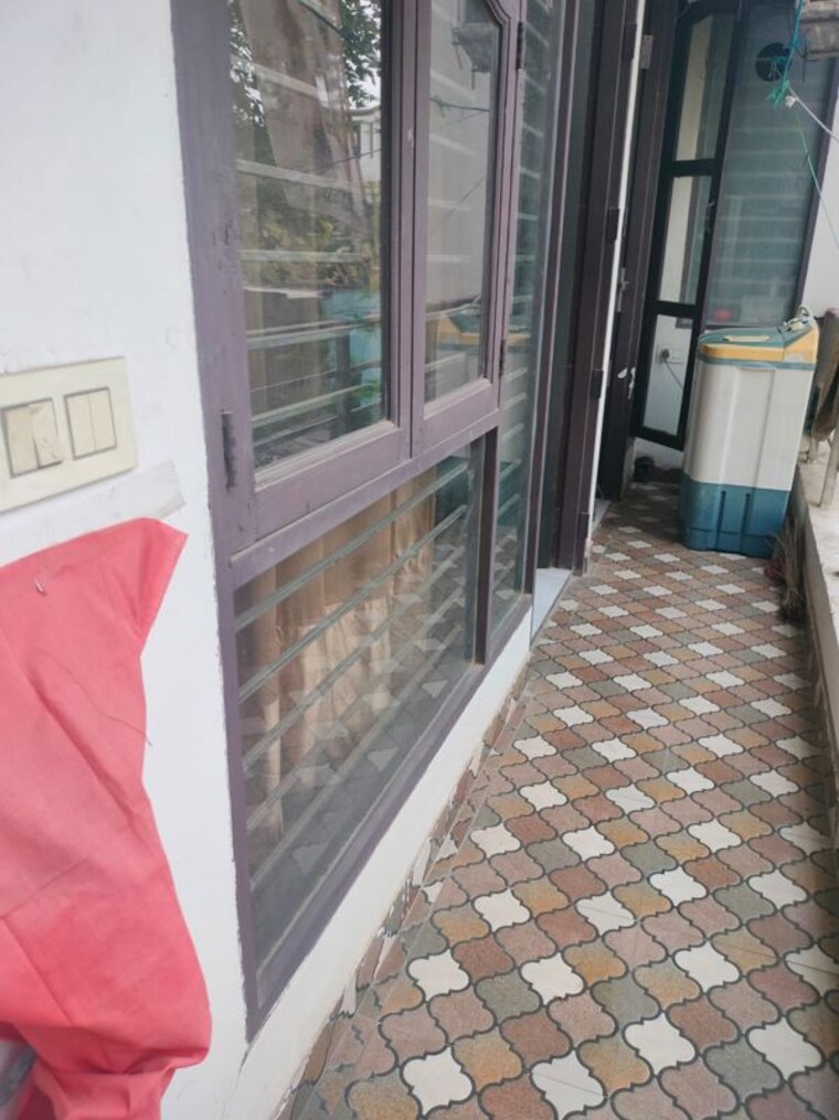 Balcony, sector 30 2 Bedroom 1300 Sq.Ft. Builder Floor In Sector 30 Gurgaon 9765416