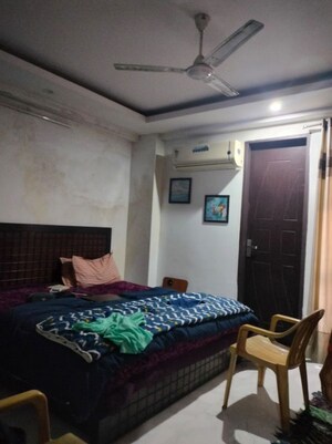 Bedroom in 2 BHK Builder Floor at Sector 30 – for Rent