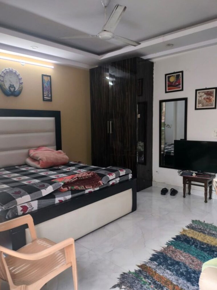 Bedroom, sector 30 2 Bedroom 1300 Sq.Ft. Builder Floor In Sector 30 Gurgaon 9765416